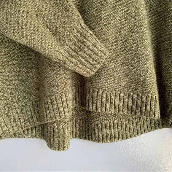 Cabela’s Hi-Lo Wool Blend V-Neck Sweater Size L - Picture 4 of 7